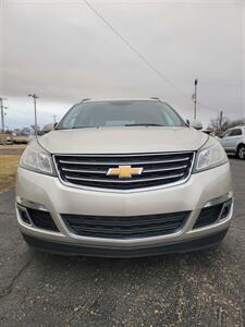 2017 Chevrolet Traverse LT   - Photo 2 - Topeka, KS 66608