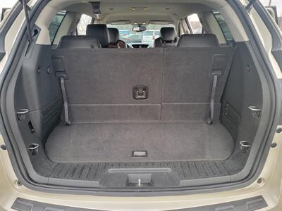 2017 Chevrolet Traverse LT   - Photo 9 - Topeka, KS 66608