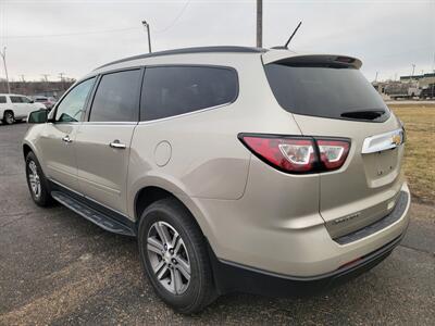 2017 Chevrolet Traverse LT   - Photo 5 - Topeka, KS 66608
