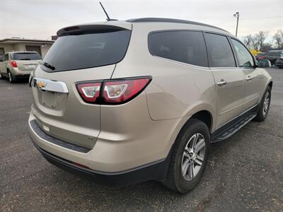 2017 Chevrolet Traverse LT   - Photo 4 - Topeka, KS 66608
