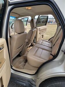 2010 Ford Escape Limited   - Photo 9 - Topeka, KS 66608