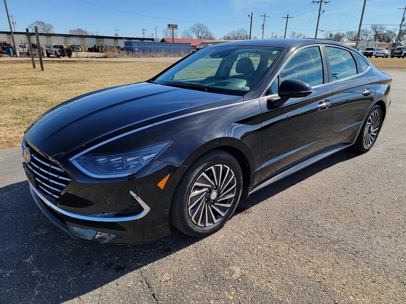 2021 Hyundai SONATA Hybrid Limited   - Photo 1 - Topeka, KS 66608