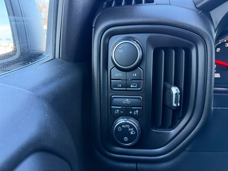 2021 Chevrolet Silverado 1500 Custom - Photo 11 - Edmonton, AB T5G 0N9