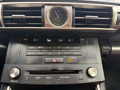 2015 Lexus IS 350 - Photo 12 - Edmonton, AB T5G 0N9