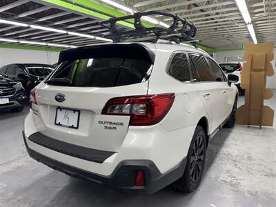 2018 Subaru Outback 3.6R Touring V6 GREAT SHAPE   - Photo 6 - Portland, OR 97267