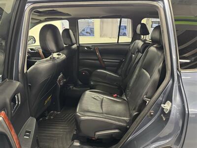 2011 Toyota Highlander Hybrid Limited   - Photo 13 - Portland, OR 97267