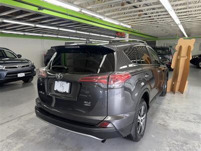 2017 Toyota RAV4 XLE ONE OWNER LOW MILE (59K)   - Photo 6 - Portland, OR 97267