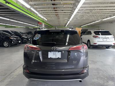 2017 Toyota RAV4 XLE ONE OWNER LOW MILE (59K)   - Photo 5 - Portland, OR 97267