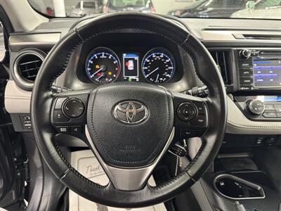 2017 Toyota RAV4 XLE ONE OWNER LOW MILE (59K)   - Photo 11 - Portland, OR 97267
