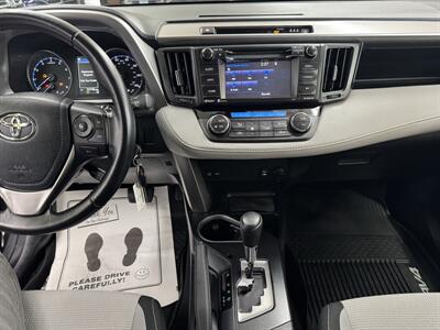 2017 Toyota RAV4 XLE ONE OWNER LOW MILE (59K)   - Photo 18 - Portland, OR 97267