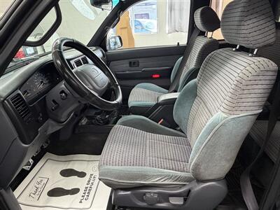 1996 Toyota Tacoma SR5  extracab 3.4 engine low miles (100k)   - Photo 10 - Portland, OR 97267