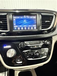 2020 Chrysler Voyager LXi - Photo 10 - Honesdale, PA 18431