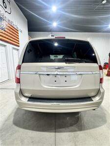 2013 Chrysler Town & Country Touring - Photo 5 - Honesdale, PA 18431