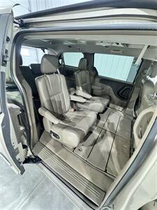 2013 Chrysler Town & Country Touring - Photo 12 - Honesdale, PA 18431