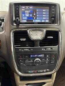 2013 Chrysler Town & Country Touring - Photo 7 - Honesdale, PA 18431