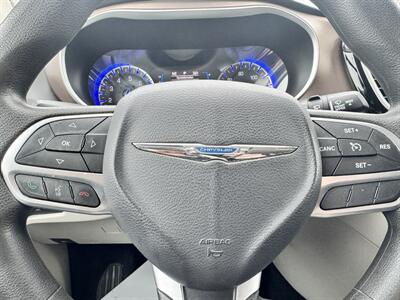 2017 Chrysler Pacifica Touring   - Photo 12 - Honesdale, PA 18431