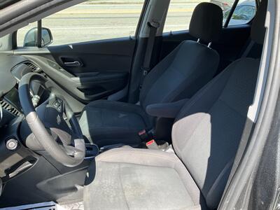 2020 Chevrolet Trax LS - Photo 18 - Acton, MA 01720