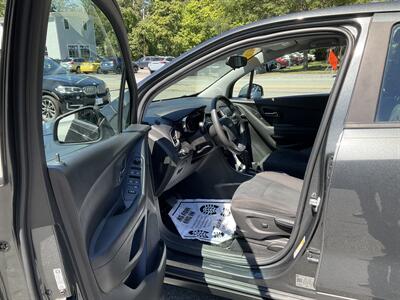 2020 Chevrolet Trax LS - Photo 14 - Acton, MA 01720