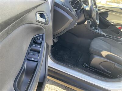 2017 Ford Focus SE - Photo 19 - Acton, MA 01720
