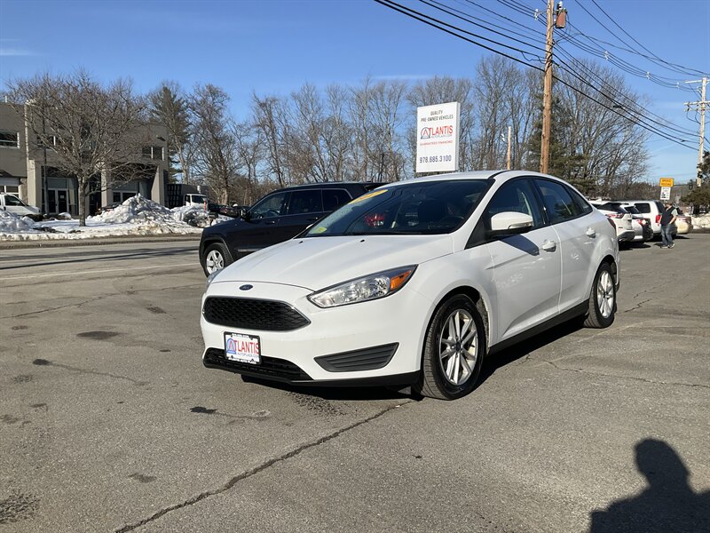 2017 Ford Focus SE   - Photo 1 - Acton, MA 01720