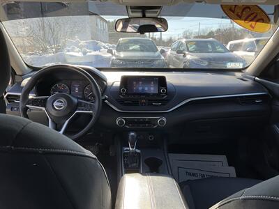 2022 Nissan Altima 2.5 S   - Photo 12 - Acton, MA 01720