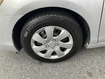 2011 Toyota Camry LE   - Photo 9 - Acton, MA 01720