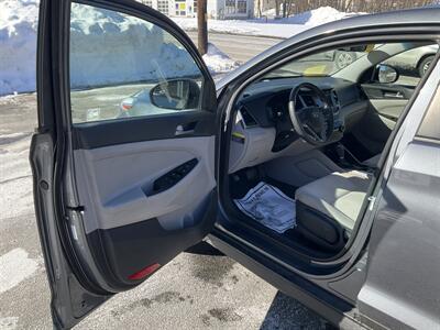 2018 Hyundai TUCSON SE   - Photo 18 - Acton, MA 01720