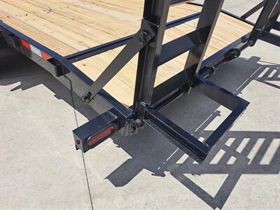 2025 DownEarth 82 x 20 ft. 10k Equipment Trailer Tandem Equipment   - Photo 4 - Goshen, IN 46526