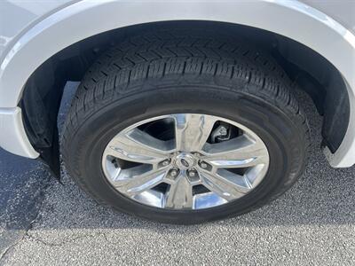 2019 Ford F-150 Platinum   - Photo 13 - Cleveland, GA 30528