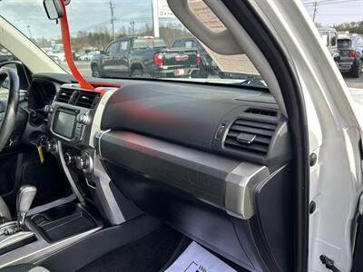 2017 Toyota 4Runner SR5   - Photo 33 - Cleveland, GA 30528