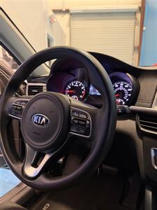 2017 Kia Optima LX   - Photo 16 - Charlotte, NC 28273