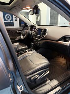 2017 Jeep Cherokee Trailhawk L Plus   - Photo 9 - Charlotte, NC 28273