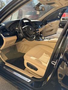2014 BMW 528i xDrive - Photo 8 - Charlotte, NC 28273