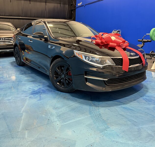 2016 Kia Optima LX   - Photo 1 - Charlotte, NC 28273
