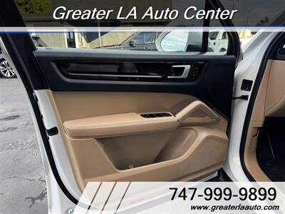 2019 Porsche Cayenne   - Photo 13 - Sun Valley, CA 91352