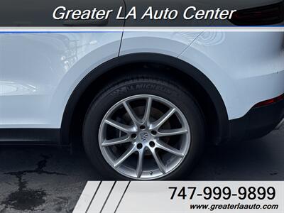 2019 Porsche Cayenne   - Photo 10 - Sun Valley, CA 91352