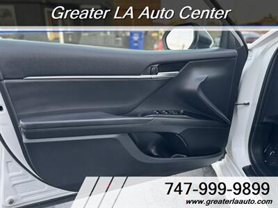 2020 Toyota Camry SE Nightshade   - Photo 8 - Sun Valley, CA 91352