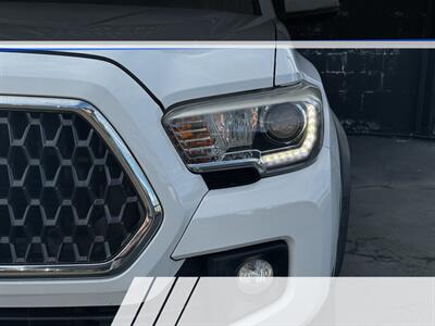 2019 Toyota Tacoma TRD Off-Road   - Photo 3 - Sun Valley, CA 91352