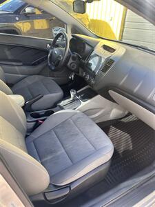 2015 Kia Forte LX - Photo 6 - Denver, CO 80204
