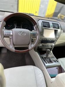 2014 Lexus GX 460 - Photo 10 - Denver, CO 80204