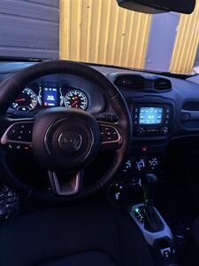 2017 Jeep Renegade Latitude   - Photo 11 - Denver, CO 80204