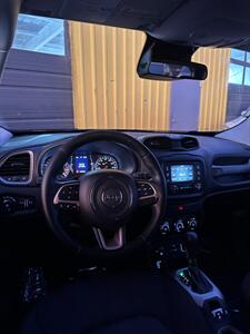 2017 Jeep Renegade Latitude   - Photo 10 - Denver, CO 80204