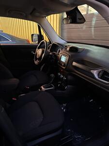 2017 Jeep Renegade Latitude   - Photo 8 - Denver, CO 80204