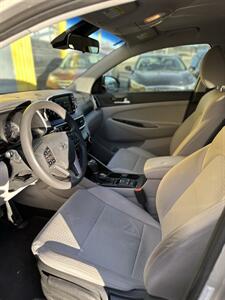 2020 Hyundai TUCSON SE - Photo 11 - Denver, CO 80204