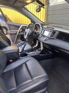 2015 Toyota RAV4 Limited   - Photo 10 - Denver, CO 80204