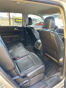 2019 Volkswagen Atlas V6 SE - Photo 5 - Denver, CO 80204