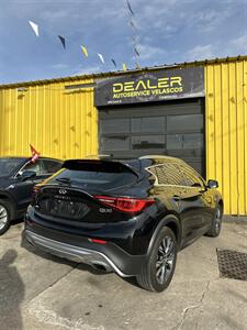 2017 INFINITI QX30 Luxury   - Photo 3 - Denver, CO 80204