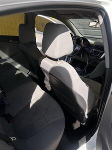 2015 Hyundai ACCENT GLS   - Photo 6 - Denver, CO 80204