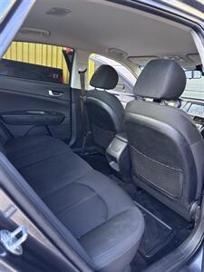 2020 Kia Optima LX   - Photo 8 - Denver, CO 80204