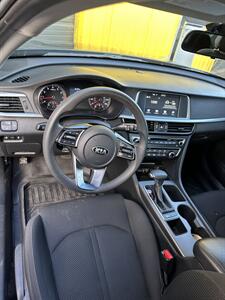 2020 Kia Optima LX   - Photo 5 - Denver, CO 80204